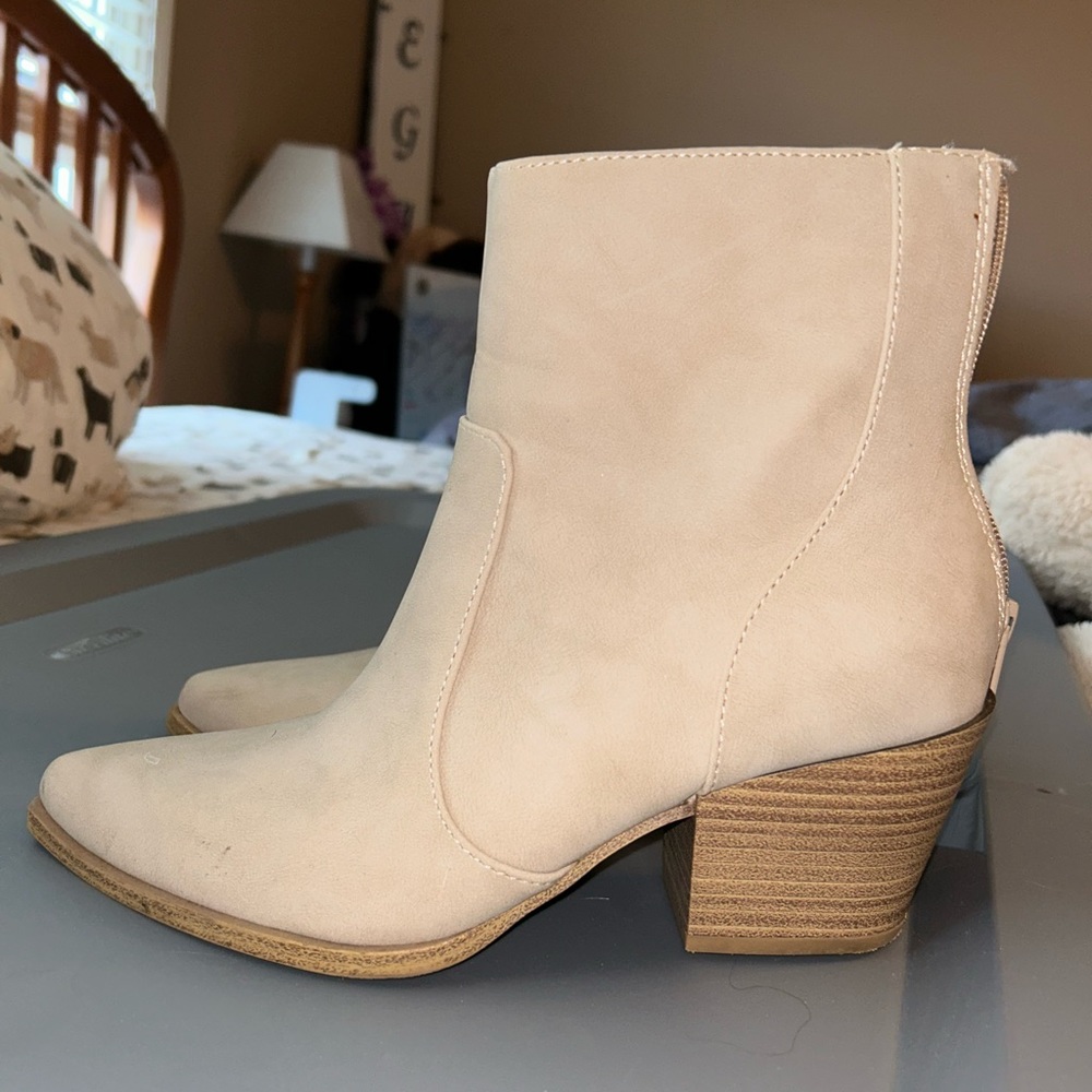 Tan short soda boots size 7.5